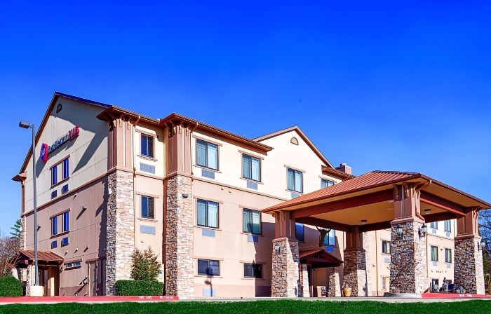 Best Western Plus Royal Mountain Inn  Suites