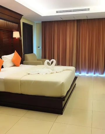 ห้องดีลักซ์ เตียงใหญ่ 1 เตียง