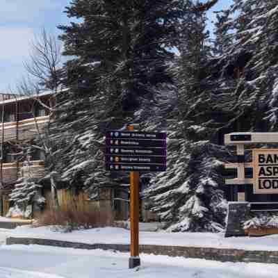 Banff Aspen Lodge Hotel Exterior