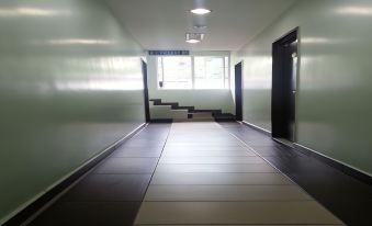 Maxim Hotel - Housity