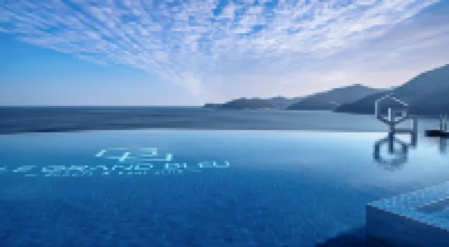 Le Grand Bleu Resort