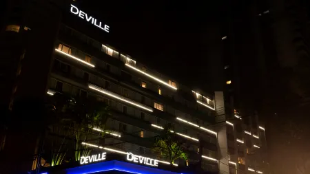 Hotel Deville Business Maringá