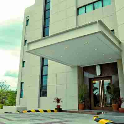 SanTomas Suites Hotel Exterior