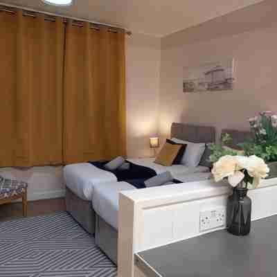 Studio -Walk 2 Leeds City Centre Park 4Free &Wifi Rooms