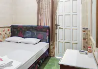 Homestay Queen Asri Hotel dekat Simpang Lima Gumul - KEDIRI