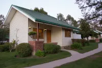 Hotel y Cabañas Huallilemu Sur- Caja Los Andes Hotels near San Alfonso del Mar