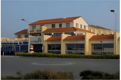Logis Hôtel le Calluna Restaurant la Flottille 누와흐무띠에 섬 호텔