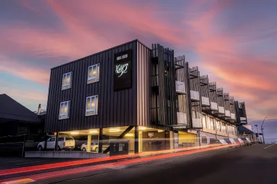King and Queen Hotel Suites Hotels in Kaitake