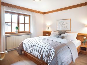 Haus Lesch - Stilvolle Appartements Mit Tollem Bergblick in Kreuth am Tegernsee