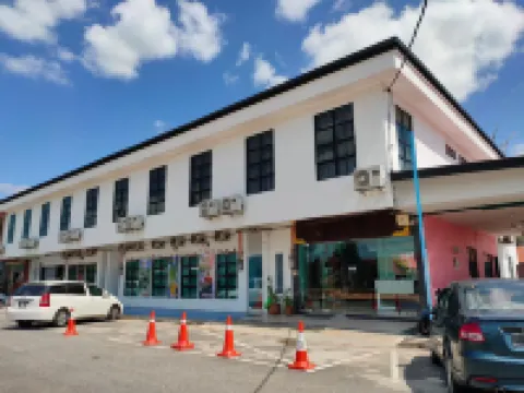 นัวร์บูทีคโฮเทล โรงแรมในปะลิส