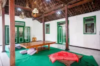 RedDoorz Syariah @ Ndalem Kembang Sore Yogyakarta