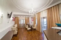 Aruna Hotel