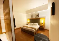 Crown Garden Hotel - 3-Sterne