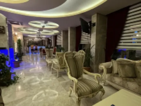 Grand Ezel Hotel โรงแรมในเมร์ซีน