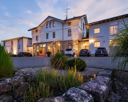 Hotel Donaublick Hotels in Scheer