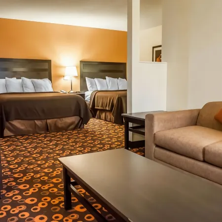 Econo Lodge Inn & Suites