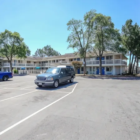 Motel 6 Oakland, CA - Embarcadero