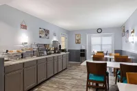 Travelodge by Wyndham Perry National Fairgrounds Area I-75