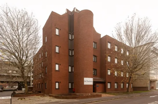 查爾斯·希望瑞典公寓