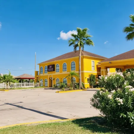 Los Fresnos Inn and Suites