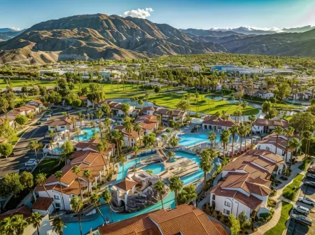 Omni Rancho Las Palmas Resort & Spa Отели рядом с достопримечательностью «Обсерватория Ранчо Мираж Лайбрари &»