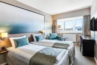 Quality Hotel Grand Kristiansund Hotels in Kårvåg
