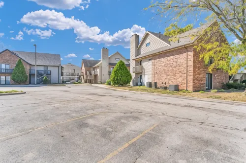 Eastlake Suites Hotel & Conference Center by OYO Urbana