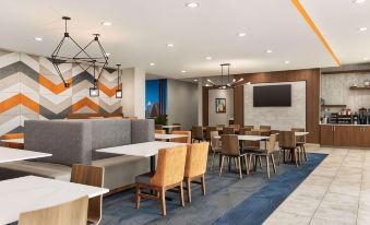 2. 라 퀸타 인 &..