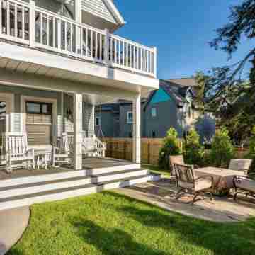 Luxury Beach Home-6 Bedroom-Firepit, Game Room- Beach Access -Walk to Beach&Town Hotel Exterior