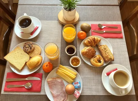 Logis Hôtel le Saint Florent Отели в г. Луар и Шер