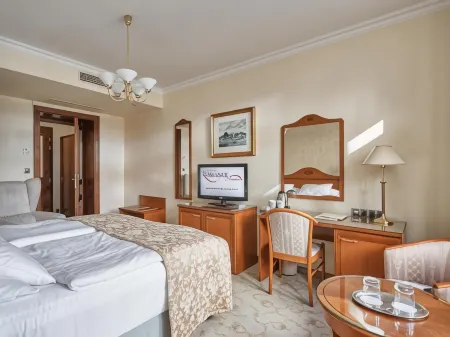Hotel Romance
