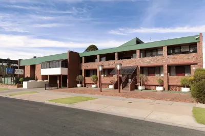 Echuca Nirebo Motel Hotels near Echuca Train Station