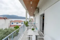 Pteleo Apartments Hotels in Edipsos