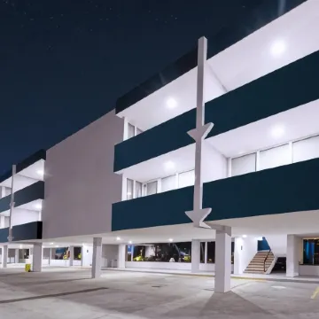 Vista Express Guadalajara Expo SureStay Collection by BW