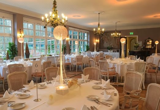 파사네리 호텔 수영장