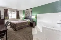 Super 8 by Wyndham Mundelein/Libertyville Area Hotels in Mundelein
