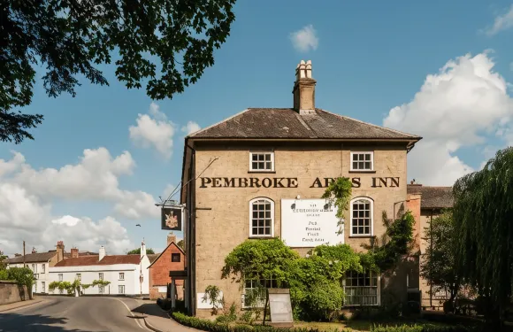 彭布羅克阿姆斯酒店