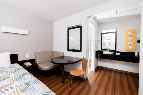 Motel 6 Ontario, CA - Airport Hotels in Upland
