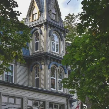 Bluenose Lodge