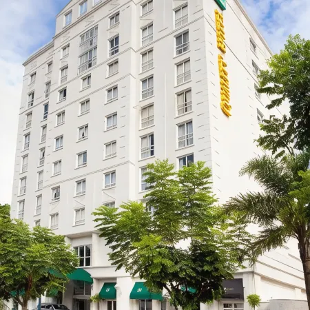 Quality Hotel Curitiba Отели рядом с достопримечательностью «Батл»