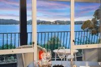 Black Swan Lakeside Boutique Hotel - servizio colazione