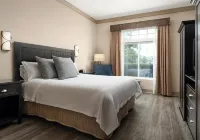 West Inn & Suites