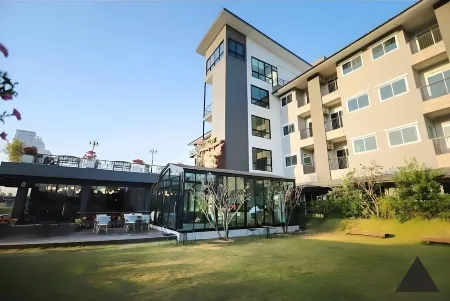 Proud Khaoyai Отели рядом с достопримечательностью «Wat Kaeng Klang Dong»