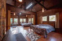 ธารทอง ลอดจ์ Tharnthong Lodge Hotels in Mae On