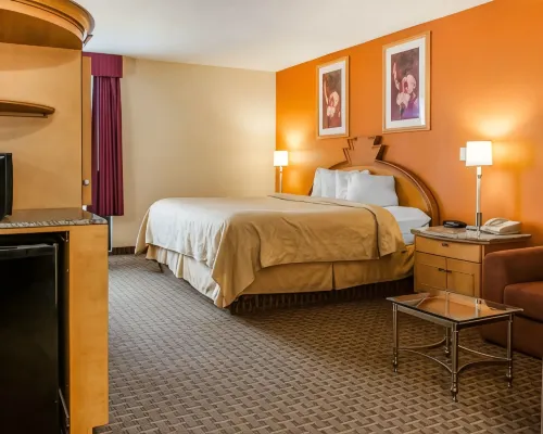 Quality Inn & Suites Shelbyville I-74