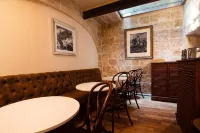 The Burrow Guest House Hotels in Gudja