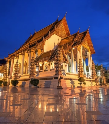 รูปภาพของGO INN the Giant Swing