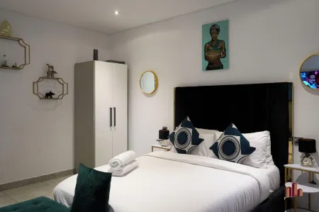 RoyalRest at The Signature Отели рядом с достопримечательностью «Университет Ганы»