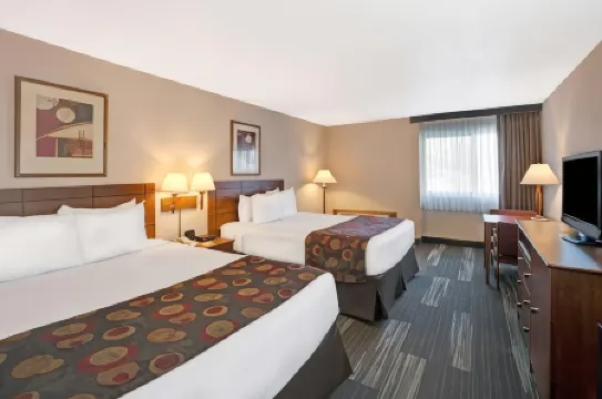 Ramada by Wyndham Bismarck