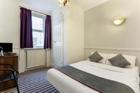 エンリコ ホテル